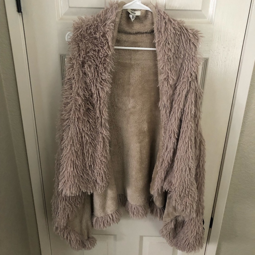 KENSIE FAUX FUR Cover Up